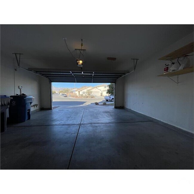 Building Photo - 2 Story Home with Gorgeous Tile Floors Downstairs