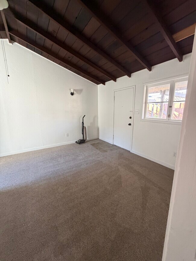 Building Photo - 165 East St