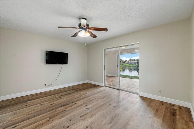 Building Photo - 10120 NW 71st St