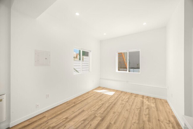 Building Photo - 3049-3051 Clement Street (1356rc)
