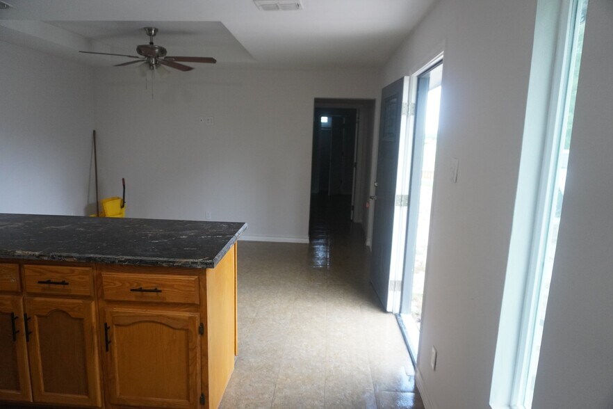 Building Photo - 1306 N Moorefield Rd