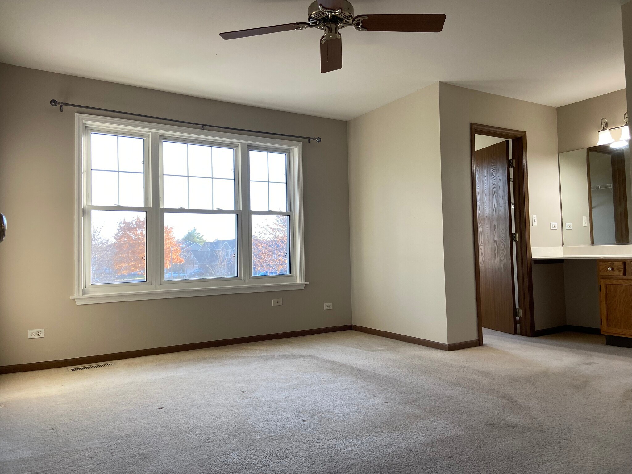 Master bedroom- new large windows - 514 Heritage Dr