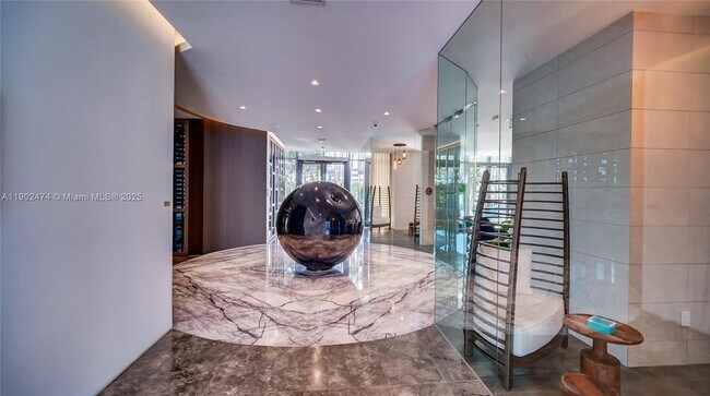 Building Photo - 480 NE 31st St