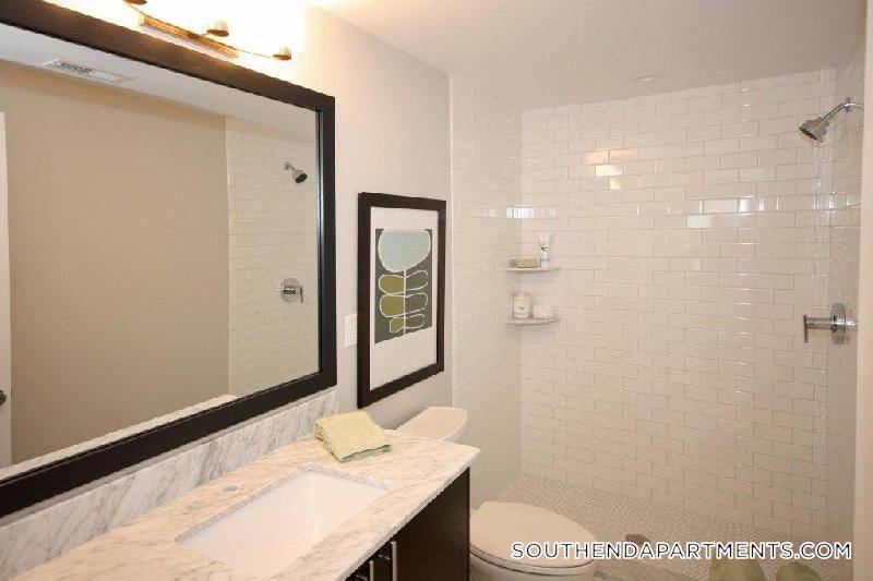 Building Photo - 658 Massachusetts Ave