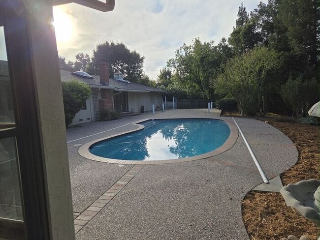 Building Photo - Single Level Alamo Rental near Roundhill G...