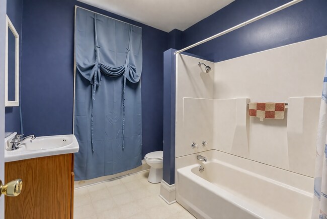 Building Photo - 708 East High St