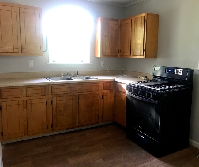 Building Photo - 295 Babbs Dr