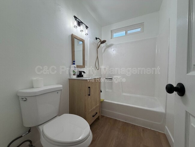 Building Photo - 16280 Lorene Dr