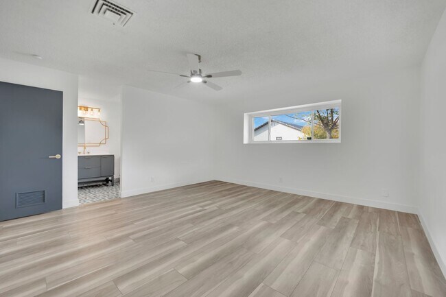 Building Photo - Mid-Century Modern Gem in Historic McNeil ...