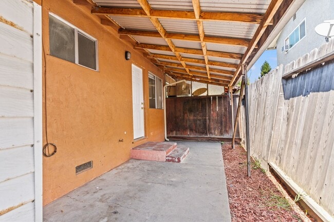 Building Photo - 1545 166th Ave