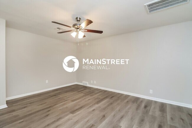 Building Photo - 3 Bedroom Pet-Friendly Home in Fort Worth, TX with Main Street Renewal