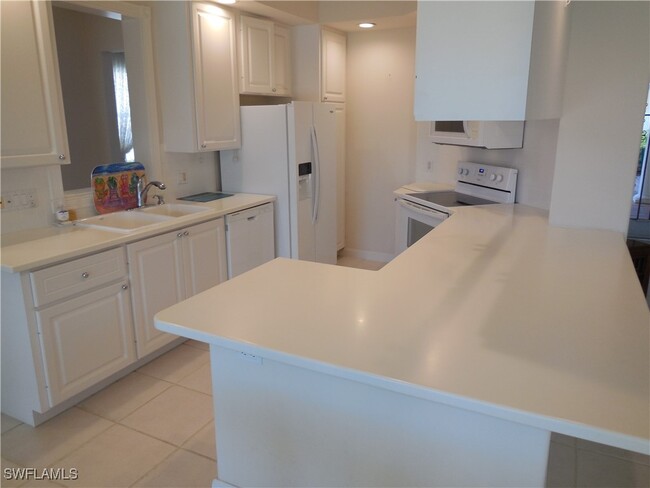 Building Photo - 3914 Upolo Ln
