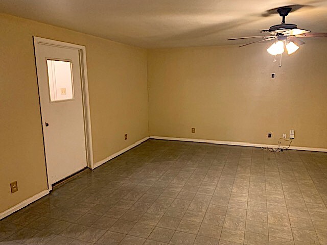 Building Photo - 330 Redcliff Dr