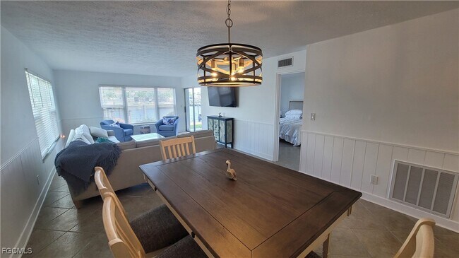 Building Photo - 1827 SE 41st St