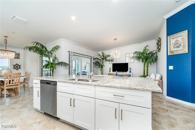 Building Photo - 15990 Grassland Ln