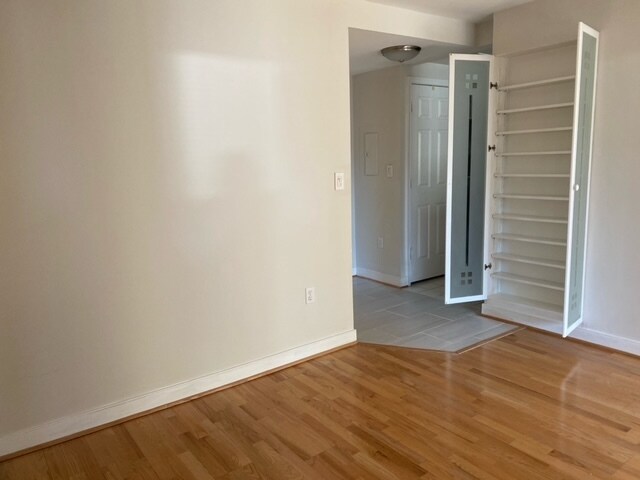Ynit Enterance - 1045 N Utah St