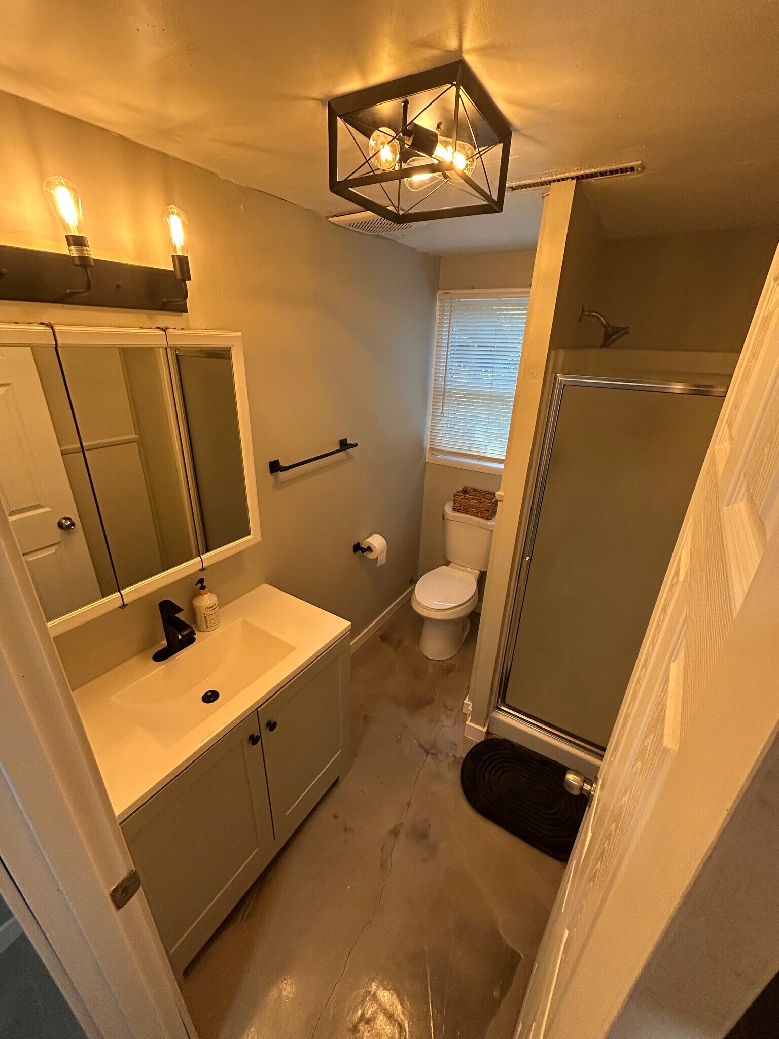 Building Photo - 801 Haid Ct