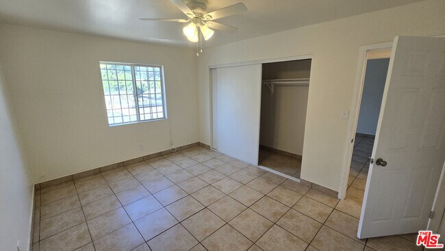 Building Photo - 1735 W 55th St