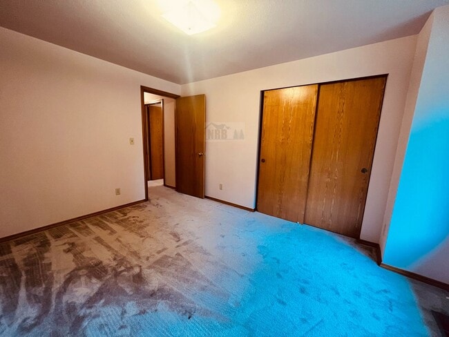 Building Photo - Absolutely Gorgeous Single Family Home located at Olympia!