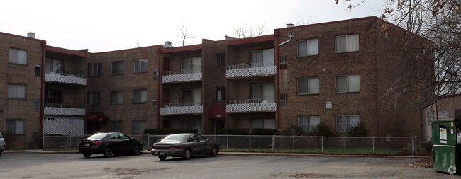 Building Photo - Bohn Apartments