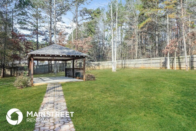 Building Photo - 633 Southern Trace Dr