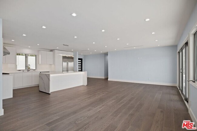 Building Photo - 1256 Stradella Rd