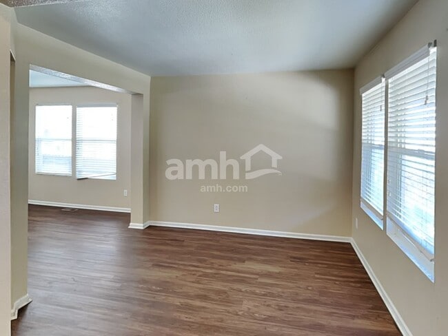 Building Photo - 10175 Fraser St