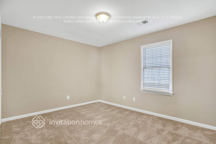 Building Photo - 2312 Marneil Dr NE