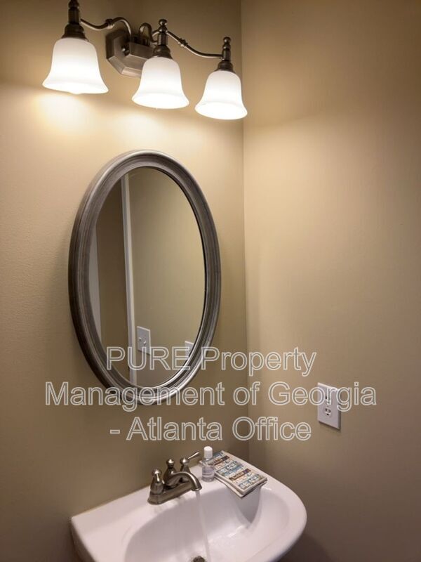 Building Photo - 1555 River Park Blvd