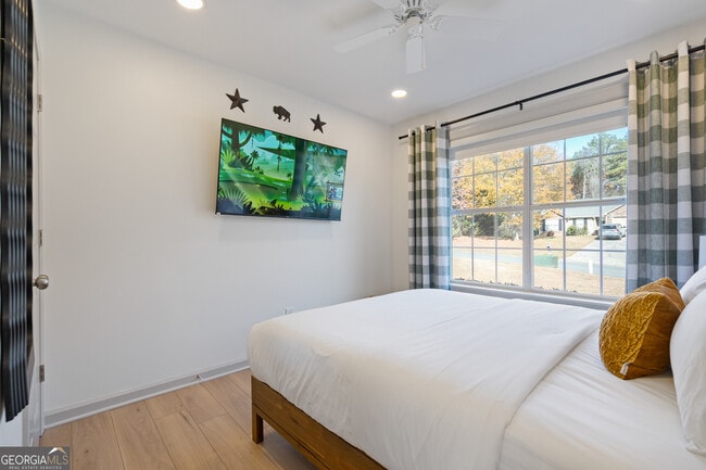 Building Photo - 17 N Wesley Ridge