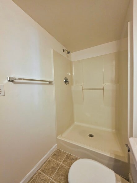 Building Photo - 521 Fox Ridge Ln