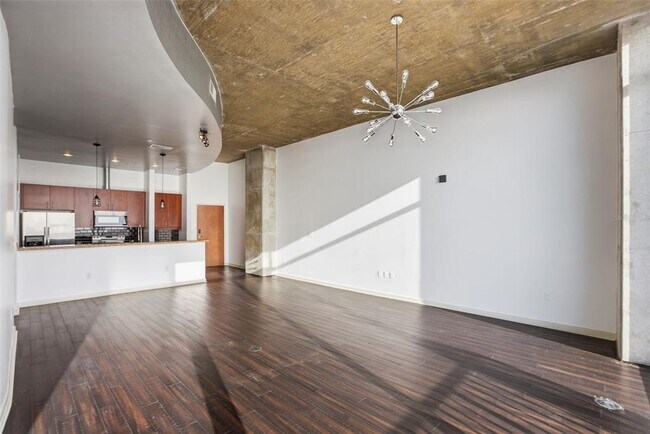 Building Photo - 155 S Court Ave