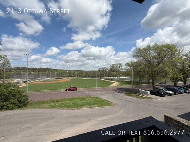 Building Photo - 2113 Ottawa St