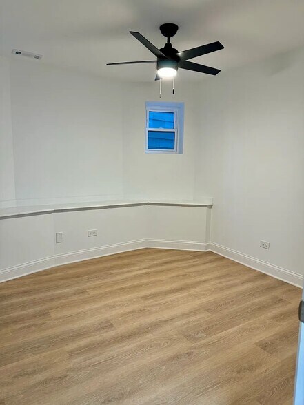 Building Photo - 2840 W Fulton St