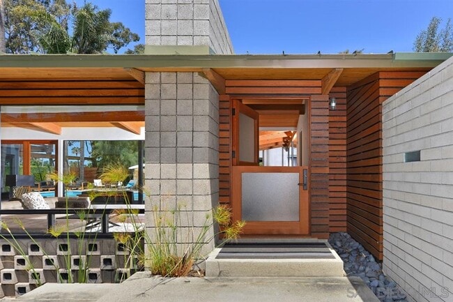 Building Photo - 2264 Paseo Dorado