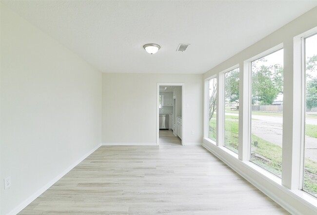 Building Photo - 122 S Diamondhead Blvd