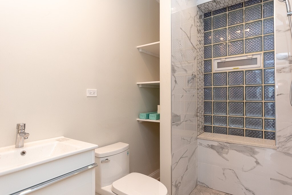 Building Photo - 1637 N Clybourn Ave