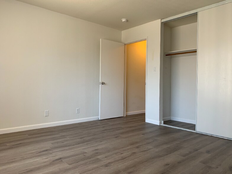 Building Photo - 729 Highland Ave