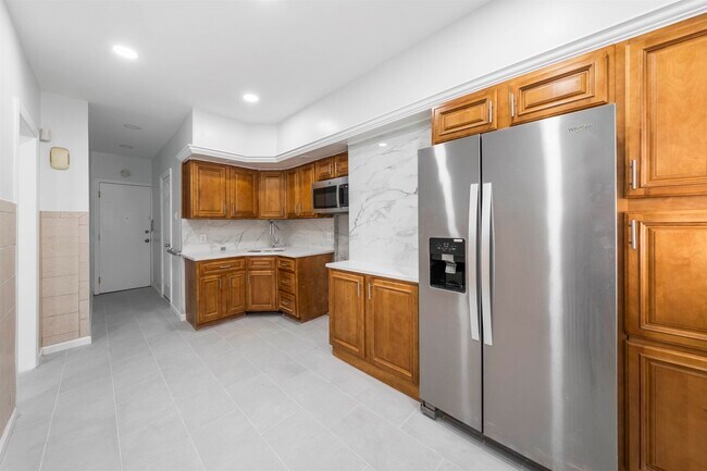 Building Photo - 214 50th St