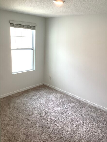 Building Photo - 821 Benoi Dr