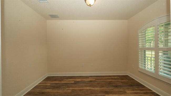 Building Photo - 6856 Wirevine Dr