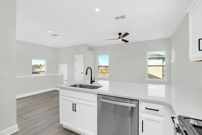 Building Photo - 6498 Barnstorm Wy