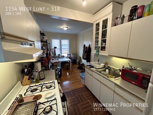 Building Photo - 1154 West Lunt-318