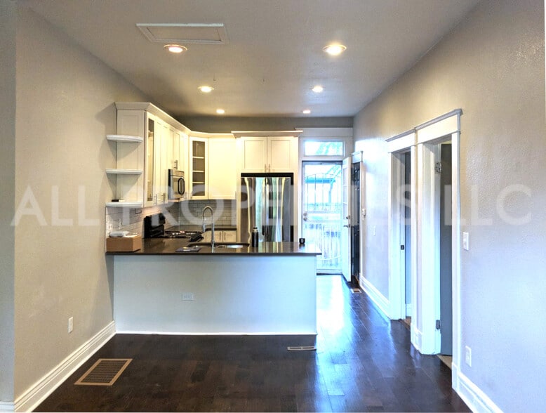 Kitchen - 1319 E 27th Ave