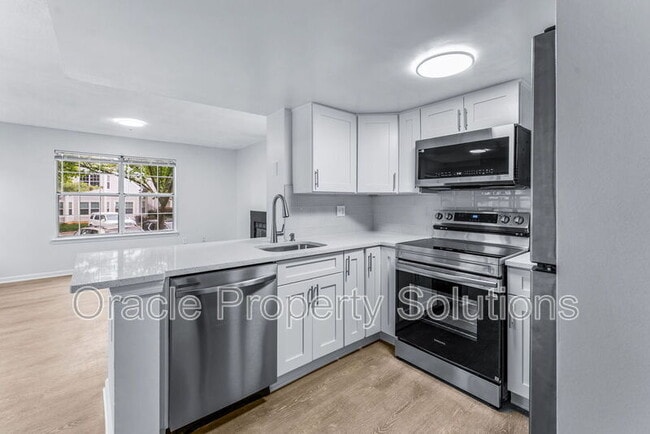 Building Photo - 14023 Vista Dr