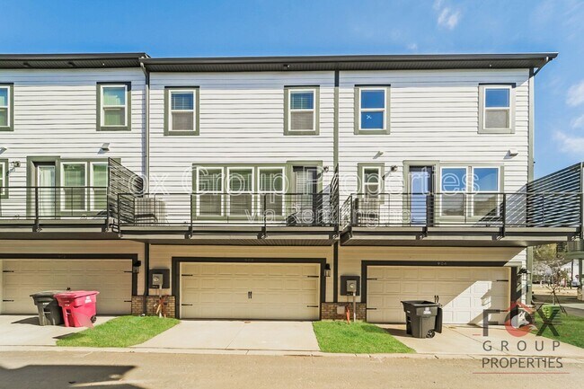 Building Photo - 908 Mary Max Dr