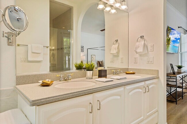 Building Photo - 67 Kashmir Trail