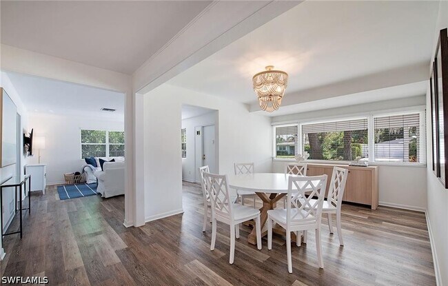 Building Photo - 1281 Diana Ave