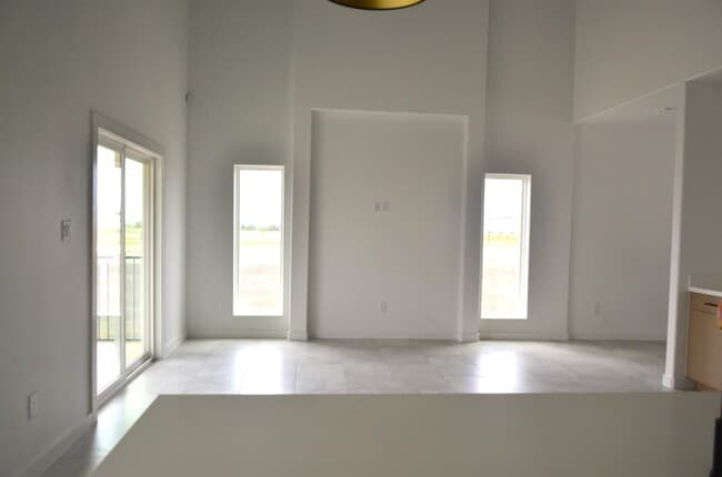 Building Photo - 1027 Birch Loop