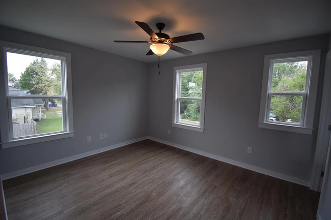 Building Photo - 1905 Grayson St